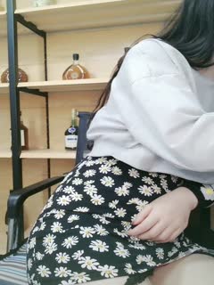 ПЛ 720想着球场上的那个男生自慰